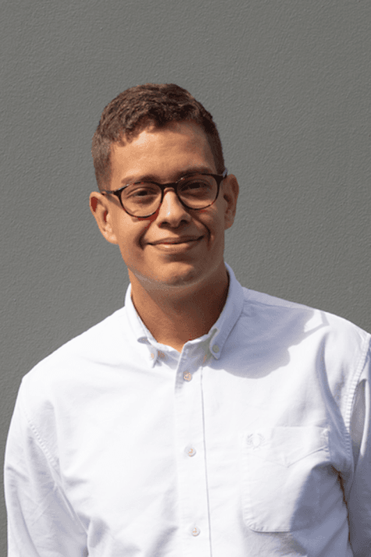 alexfullalove-juniorsoftwareengineer-headshot-800:1200