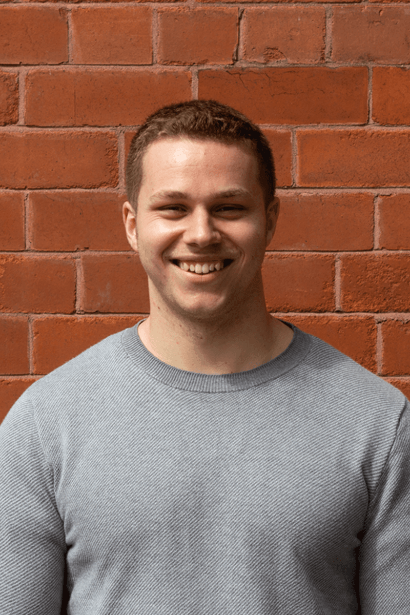 tarik-medjber-junior-software-engineer-headshot-800:1200